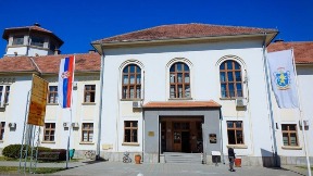 Poklonjeno 8,7 hektara
