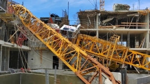 Pad krana, šteta na gradilištu