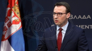 Kurti izmešten iz stvarnosti