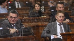 Poslanici o javnom sektoru