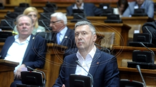 Smeniti članove REM