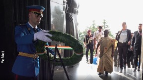 Polaganje venaca na Avali