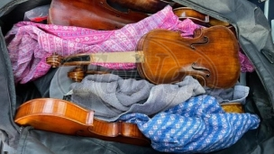 U prtljagu 12 violina