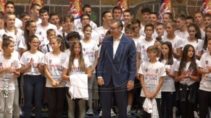 Vučić s mladim sportistima