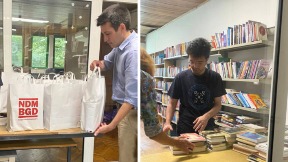 Donacija knjiga biblioteci