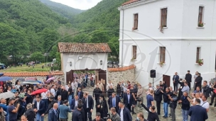 Svoje ne damo, tuđe nećemo