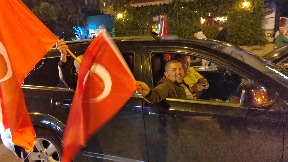 Slavili Erdoganovu pobedu