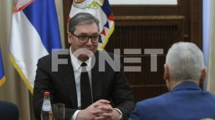 U službi Vučićevog veličanja