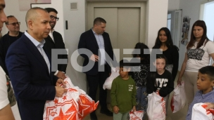 Pokloni deci u Prihvatilištu