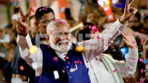 Vučić čestitao Modiju