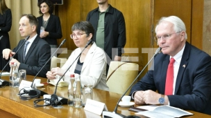 Đilasove zamerke Hilu