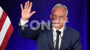 Kenedi odustao, podržao Trampa