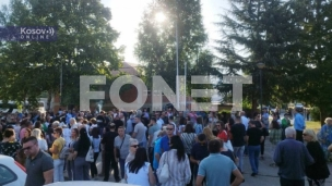 Protest Srba ispred opštine 