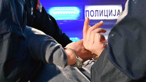 Devojke obijale stanove