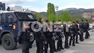 Kordon karabinjera na mostu