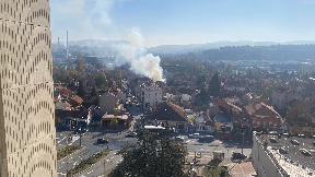 Požar pored vojne fabrike