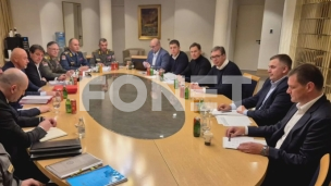 Vučić sa vojnim vrhom