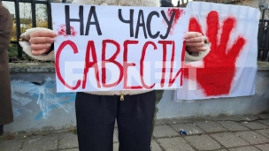 Srednjoškolci idu do kampusa 