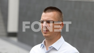 Vučić pravi žrtvu od sebe 