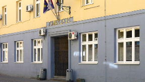 Skup podrške ispred gimnazije