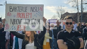 Studenti i medicinari u tišini
