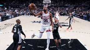 San Antonio - Feniks 120:109