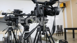 Pet medija prekida rad