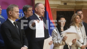 Pad podrške Vučiču i SNS