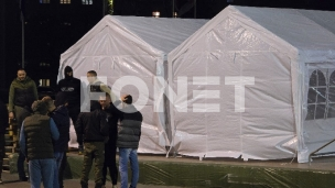 Novi šatori ispred Skupštine