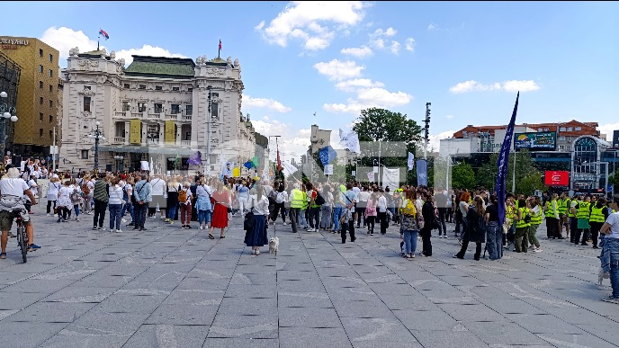 Tišina na Trgu Republike 
