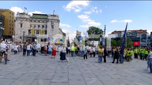Tišina na Trgu Republike 