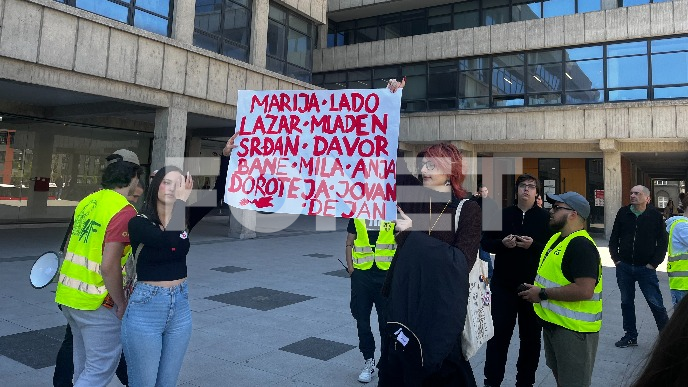 Studenti ispred Palate pravde