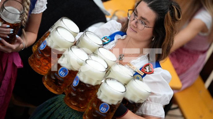 Skuplje pivo na Oktoberfestu