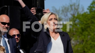 Le Pen ostala bez mandata 