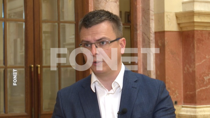 Vlast sve zatrovala