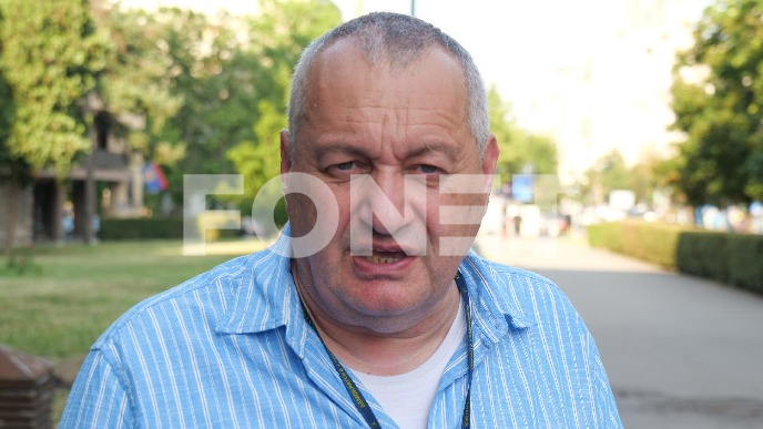 Režim na ratu puni džepove