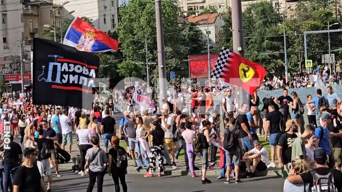 Kolone i dalje ka Slaviji