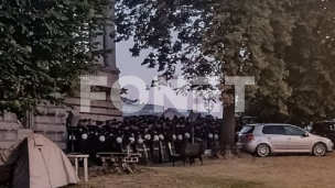 Kordon i redari kod Vlade
