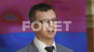 Vučić pravi policijsku državu