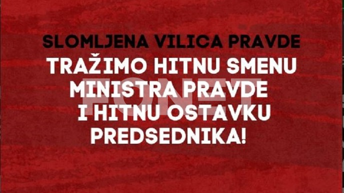 Za ostavke Vujića i Vučića