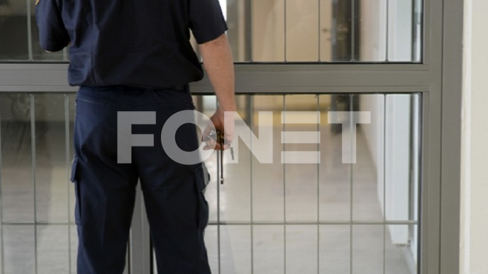 Pritvor za petoricu policajaca 