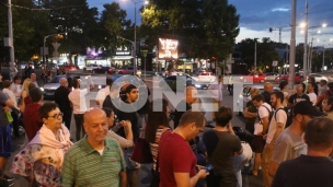 Policija potisnula građane