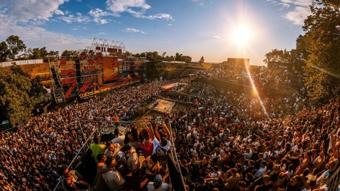 Tvrđavu večeras osvajaju legendarni Sex Pistols