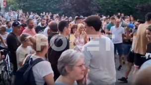 Građani kod Vučevićeve zgrade
