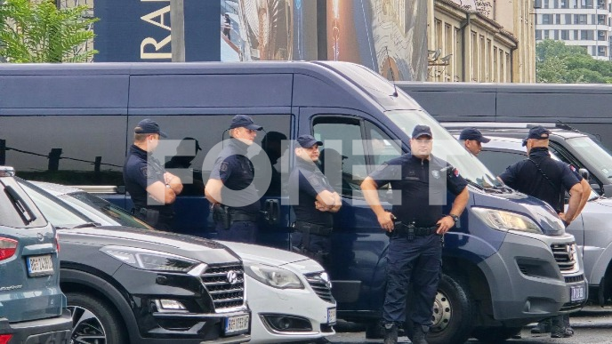 Žandarmerija ispred Sajma