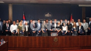 Uručeni ugovori za mlade