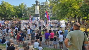 Vučić produžava krizu