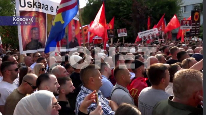Protest protiv Haga u Prištini
