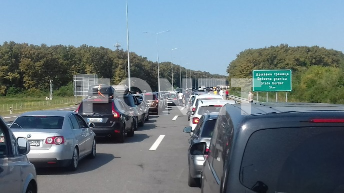 Duga zadržavanja na granici