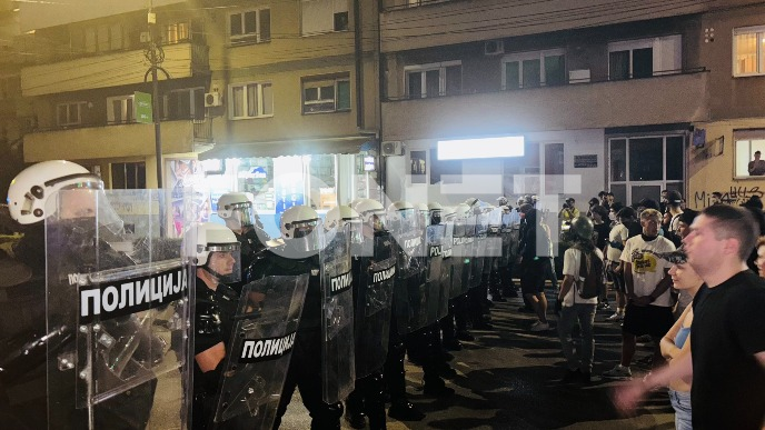 Skup ispred Skupštine grada